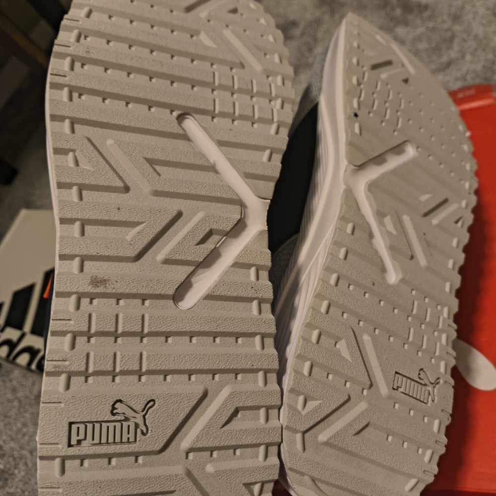 Puma Gray Sneakers - Picture 4 of 5